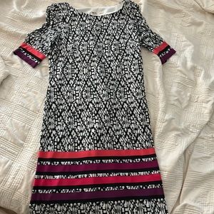 Eliza J Shift Dress in Modern Abstract Print and Elbow Sleeves